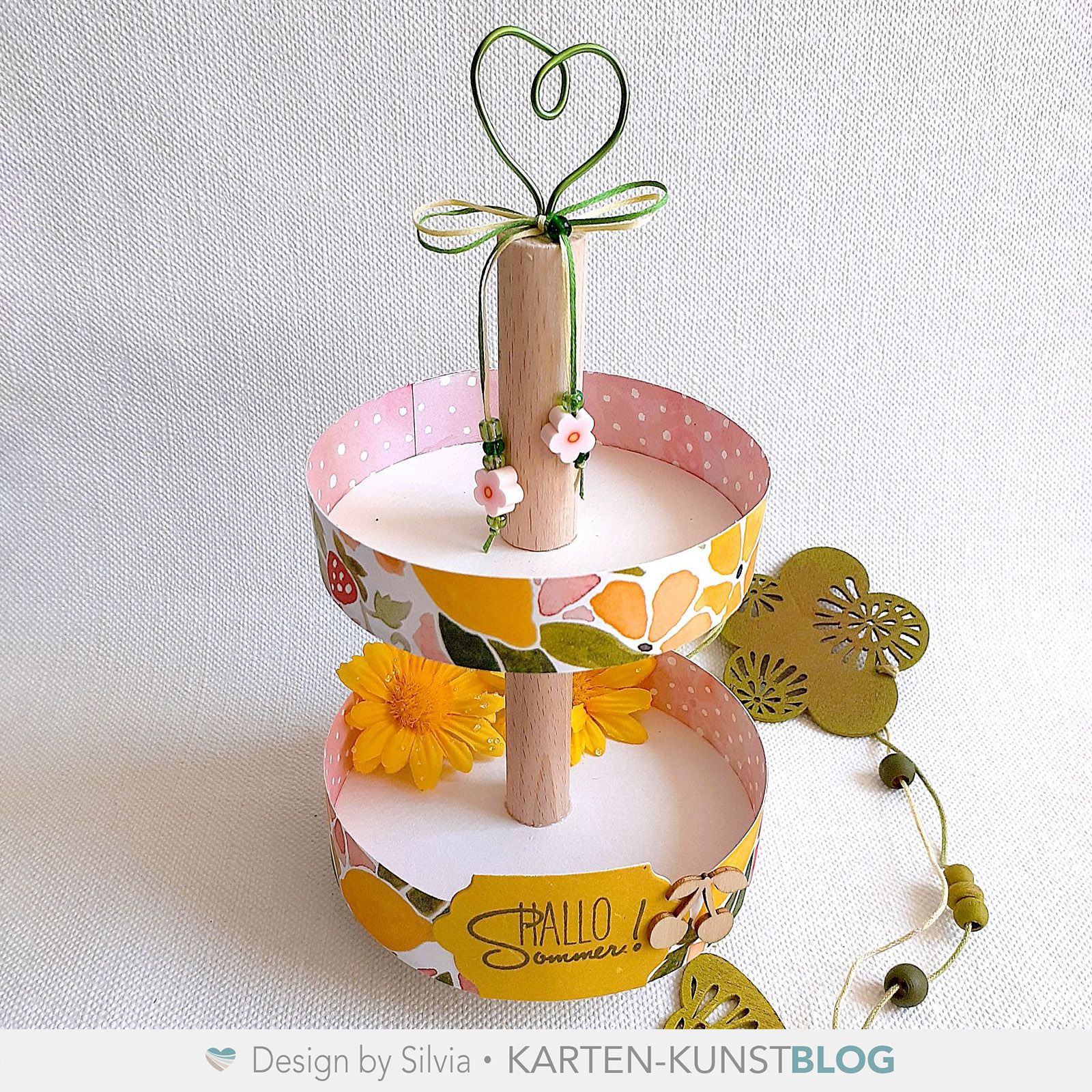 DIY Sommerdeko basteln: Etagere mit Sommer-Stempel