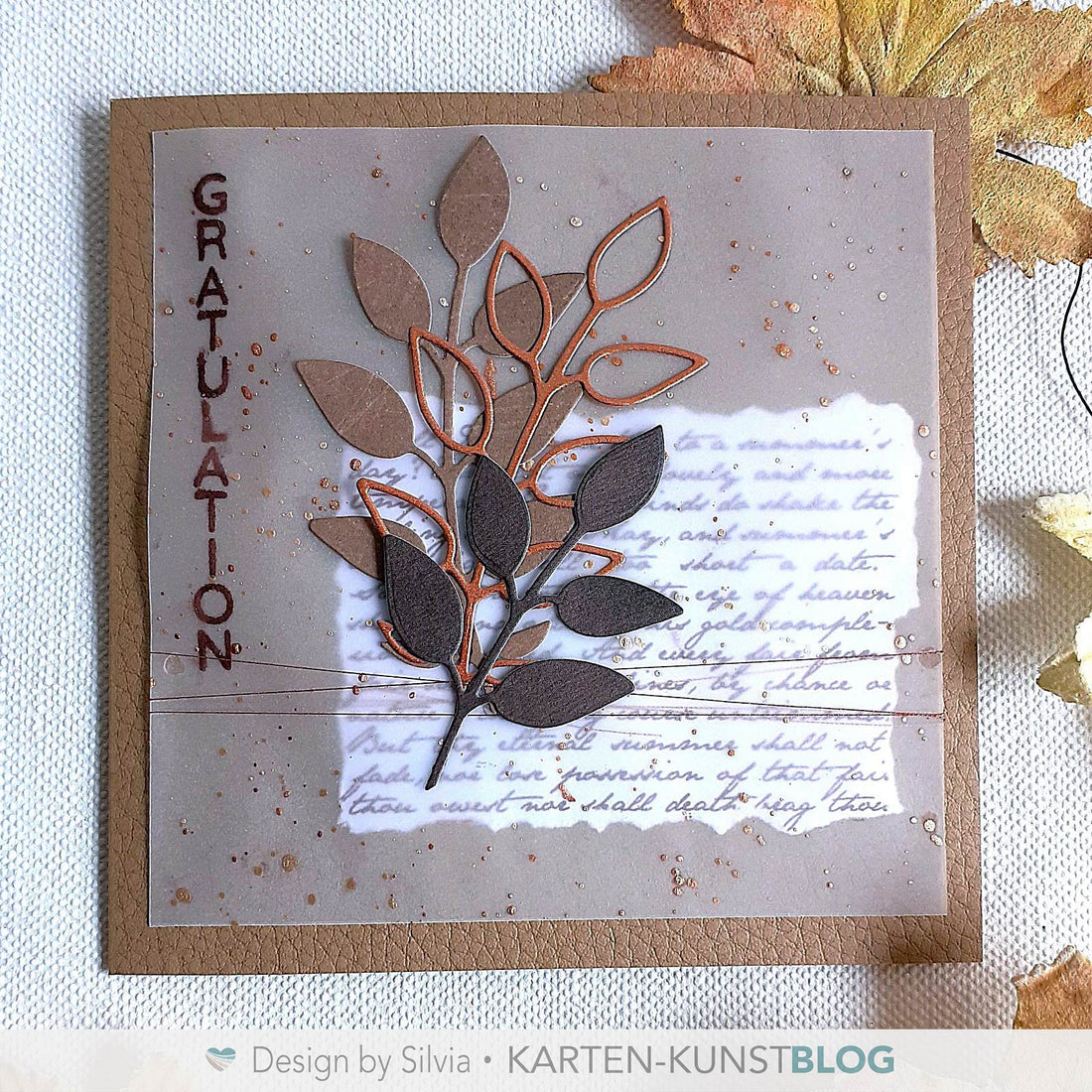 Monochrome Karte mit Ash Leaf & Script Background