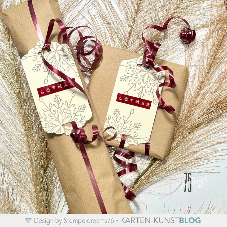 Schneeflocken auf Geschenkanhängern