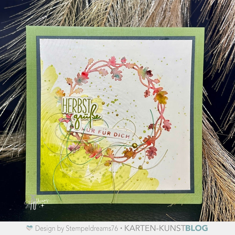 Herbstliche Karte mit Kranz & Blättern