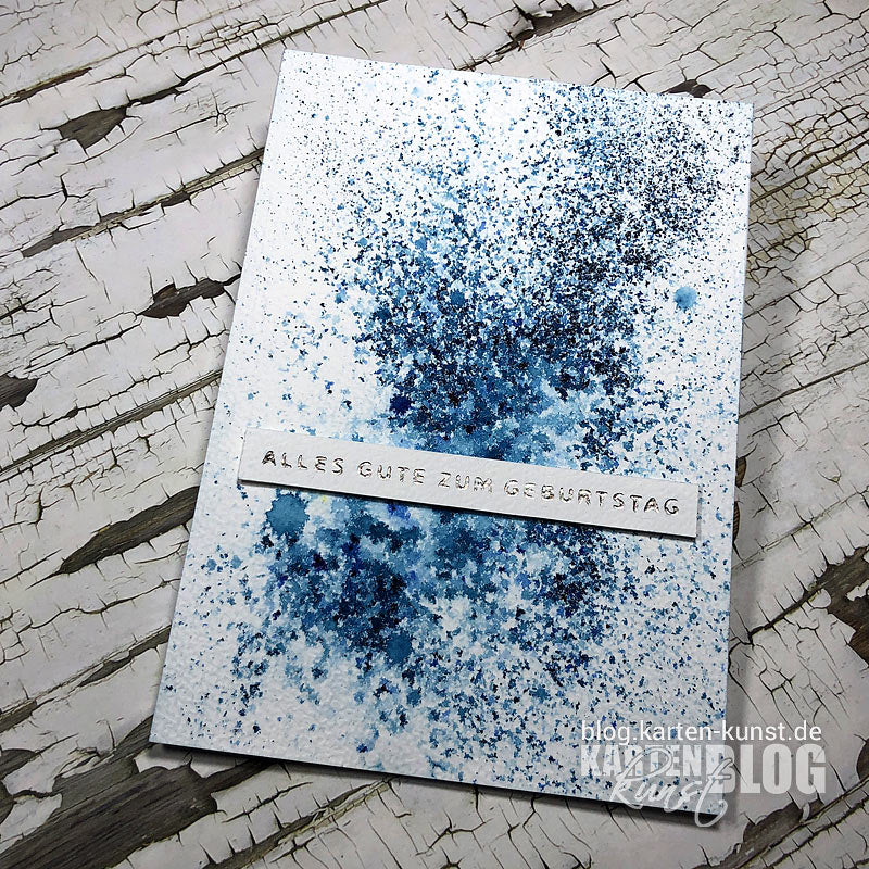 Minimalistische Geburtstagskarte in blau