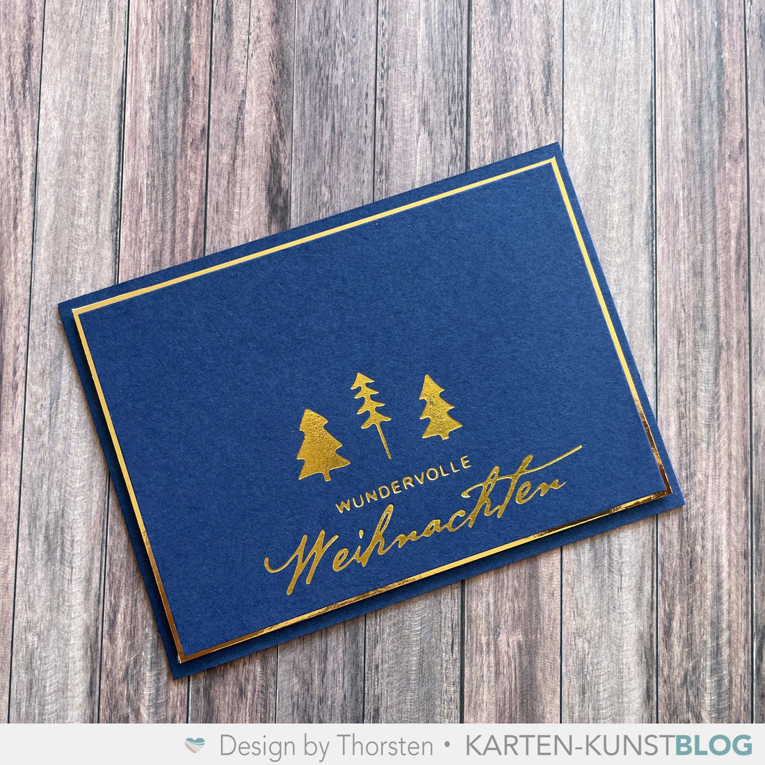 Minimalistische Eleganz: Weihnachtskarte mit Hot Foil-Tannenbäumen