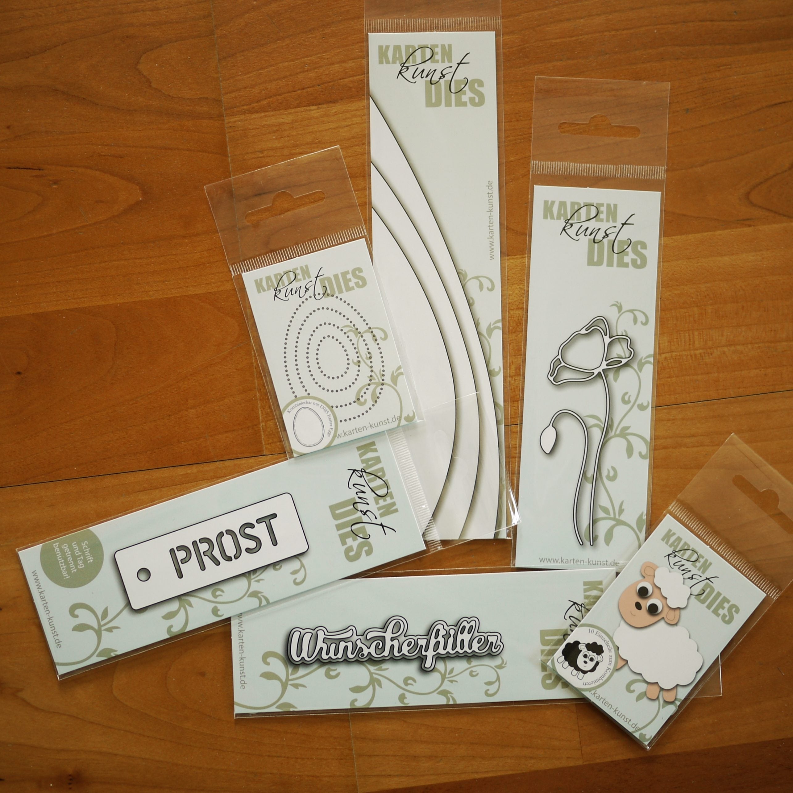 Neue Karten-Kunst Stanzschablonen im Shop!