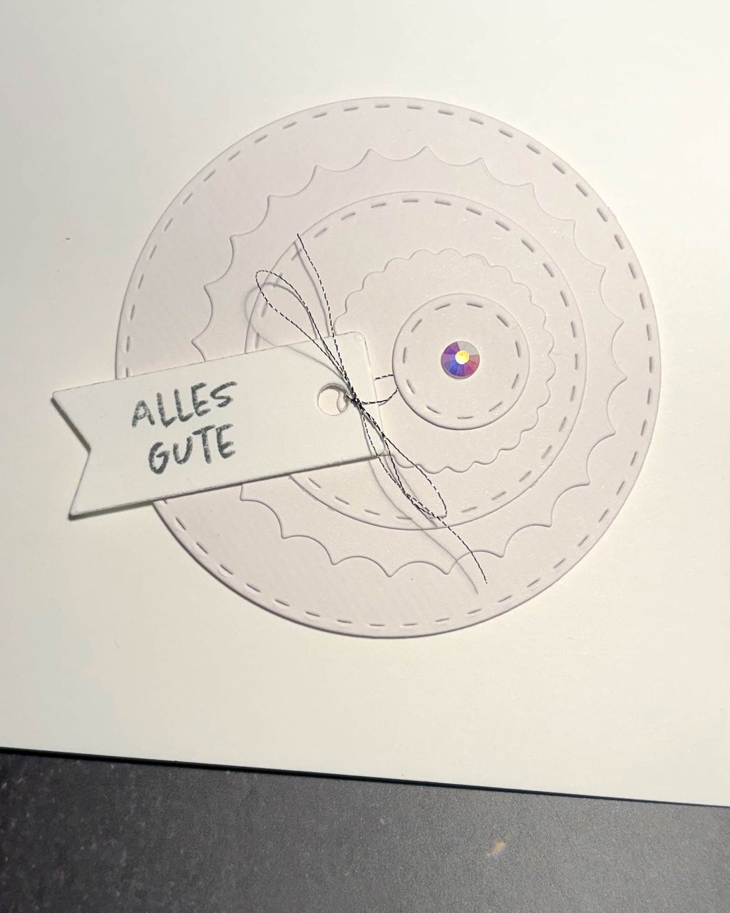 Karten-Kunst Stanzschablone kk-D178 - Kreise mit Nahtlinien / Stitched Circles