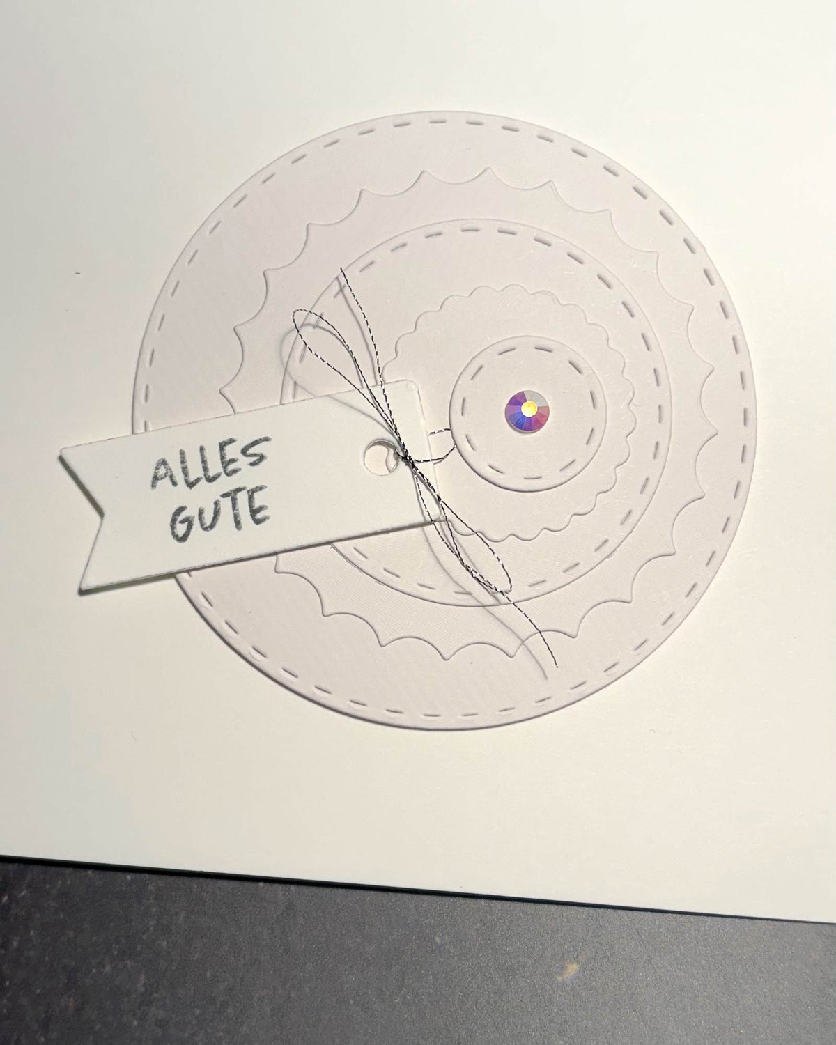 Karten-Kunst Stanzschablone kk-D178 - Kreise mit Nahtlinien / Stitched Circles